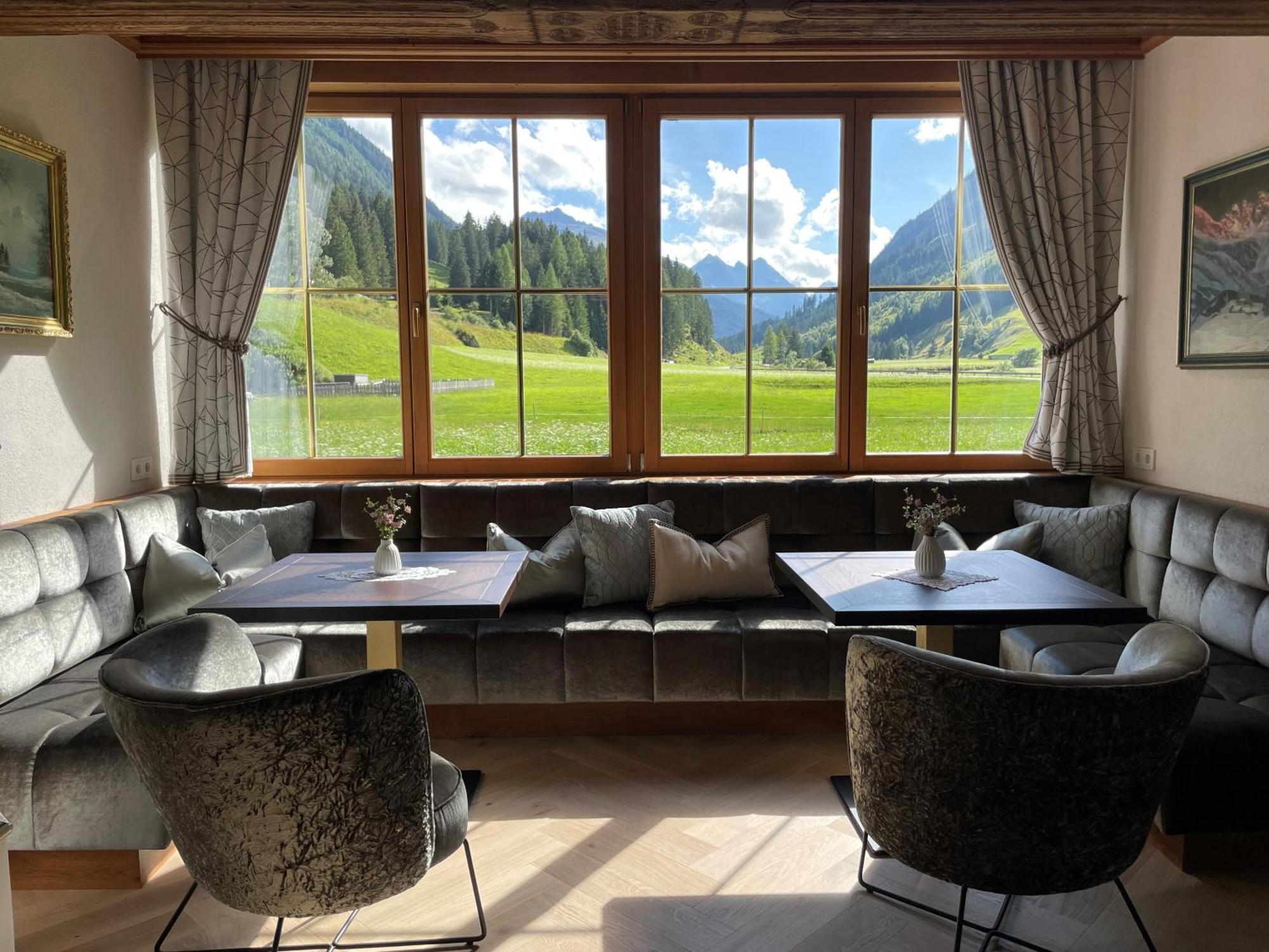 Boutique Hotel Montanara イシュグル エクステリア 写真